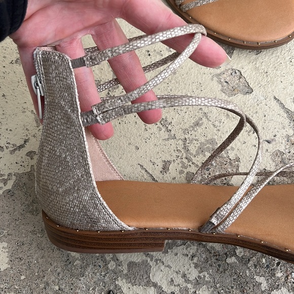 Like new Fergie Strappy sandles - Picture 10 of 11